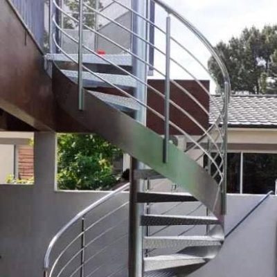 Escalera Caracol MICA con peldaños metalicos MGD METAL galva_terraza