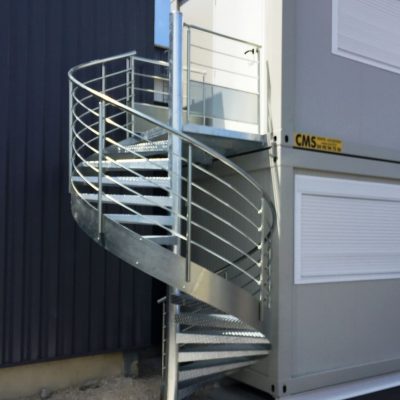 Escalera Caracol con peldaños metalicos MGD METAL exterior galvanizada con pasamano metalico