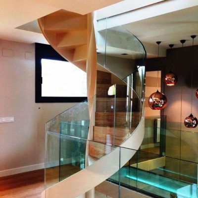 Escalera Diseño – vivienda privada con barandilla vidrio